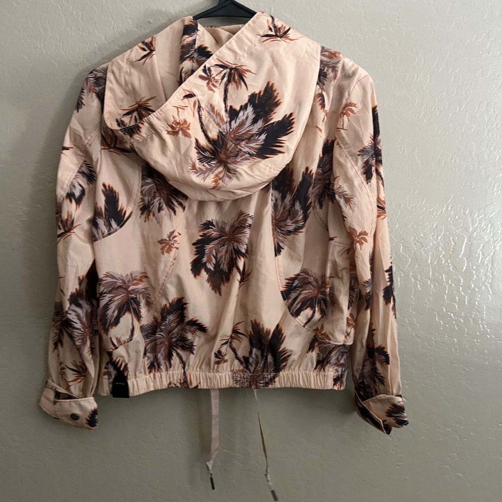 Coach Jacket - Picture 3 of 4